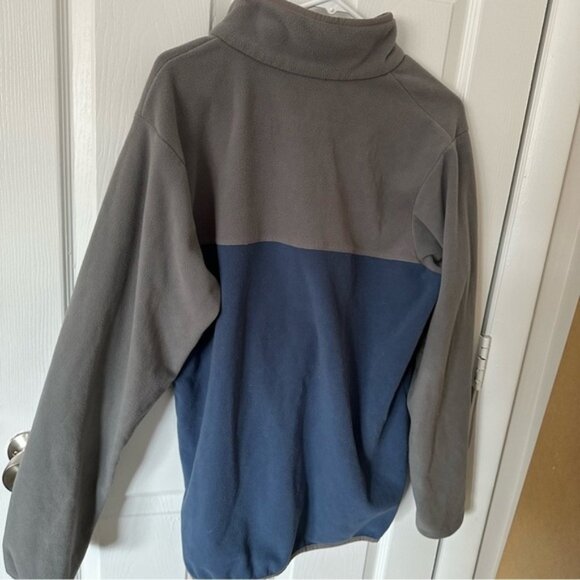 Gray and Blue Columbia Sweatshirt - Picture 6 of 6